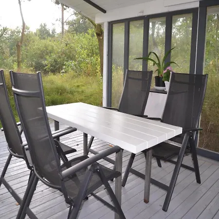 Three-bedroom Holiday In Henne *