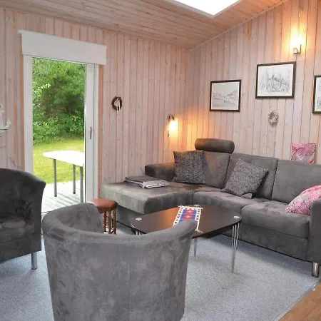 Three-bedroom Holiday In Henne Feriehus Henne Strand